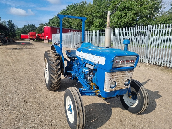 Chris Atkin & Son Ltd - Ford 3000